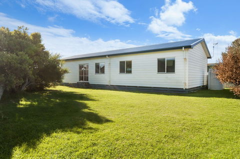 Julieanne - Kalgoorlie Accommodation 0