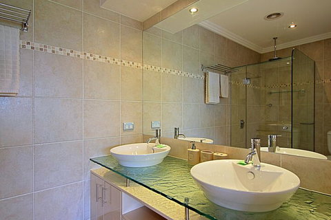 A Perfect Stay - 3 James Cook Apartments - Kalgoorlie Accommodation 4