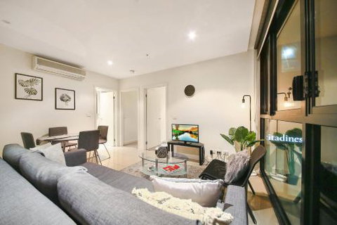 A Cozy 2BR CBD Apartment Near Bourke St. Mall - Kalgoorlie Accommodation 2
