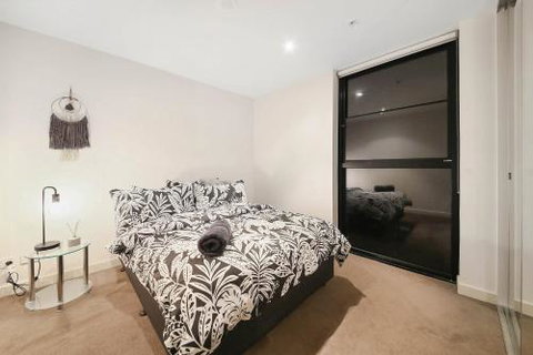 A Cozy 2BR CBD Apartment Near Bourke St. Mall - Kalgoorlie Accommodation 3