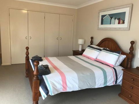 DAY DREAMING On DONLAN - Kalgoorlie Accommodation 3