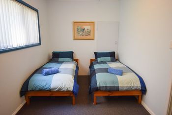 Diamond Lake House - Kalgoorlie Accommodation 6