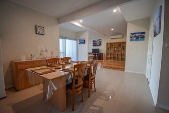 Diamond Lake House - Kalgoorlie Accommodation 5