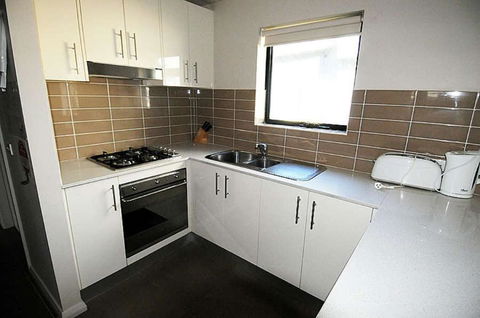 Blues Air 4 - Kalgoorlie Accommodation 2