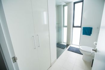 Spacious Apartment Close To Melbourne CBD - Kalgoorlie Accommodation 5