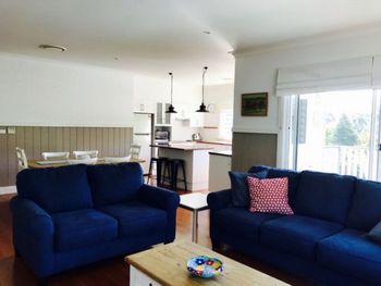 Lugarno House - Kalgoorlie Accommodation 4