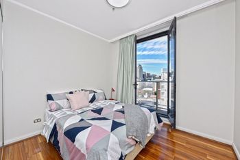 Deluxe Sydney Central Penthouse With Pool & Gym - Kalgoorlie Accommodation 6
