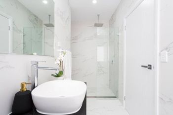 5 Bedroom Sydney Mansion With Parking - Kalgoorlie Accommodation 1