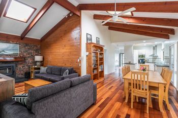 Kings Retreat - Kalgoorlie Accommodation 0