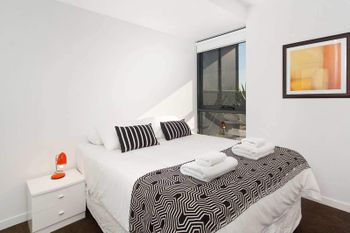 Executive Bay Views St. Kilda - Kalgoorlie Accommodation 2