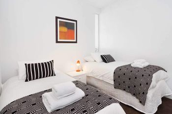 Executive Bay Views St. Kilda - Kalgoorlie Accommodation 4