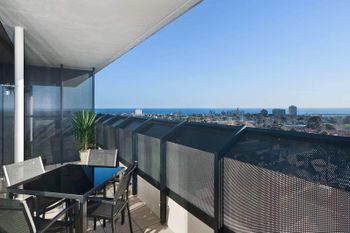 Executive Bay Views St. Kilda - Kalgoorlie Accommodation 3