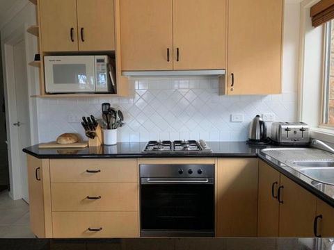 Reindeer 6 - Kalgoorlie Accommodation 4