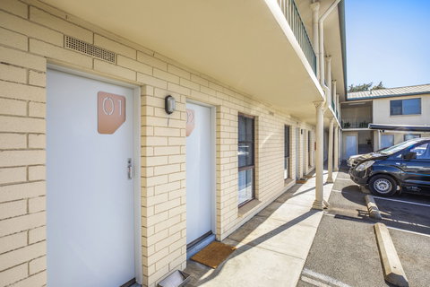 Nightcap At Riverside Hotel - Kalgoorlie Accommodation 2