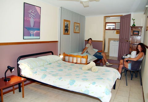 Woolshed Eco Lodge - Kalgoorlie Accommodation 5