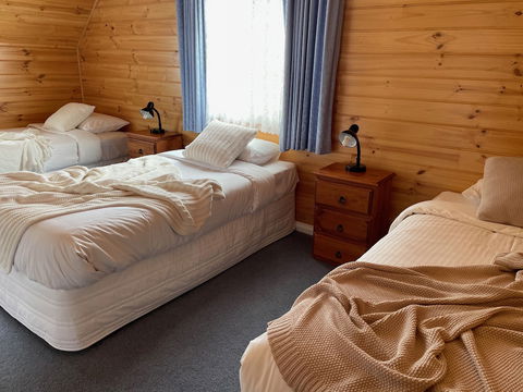 Dunes - Elegant Beach Villa With Huge Swim Spa - Kalgoorlie Accommodation 5