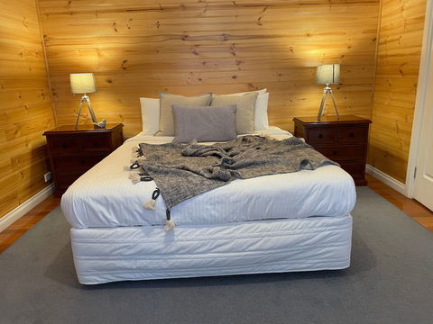 Dunes - Elegant Beach Villa With Huge Swim Spa - Kalgoorlie Accommodation 3