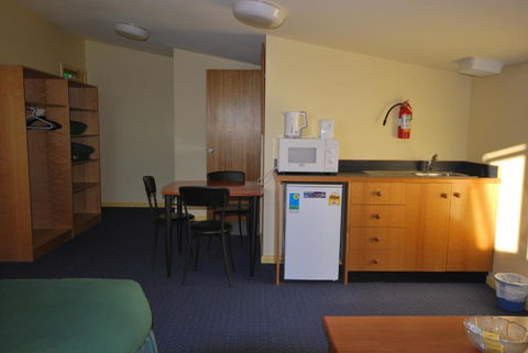 Alpine Heights 28 - Kalgoorlie Accommodation 4