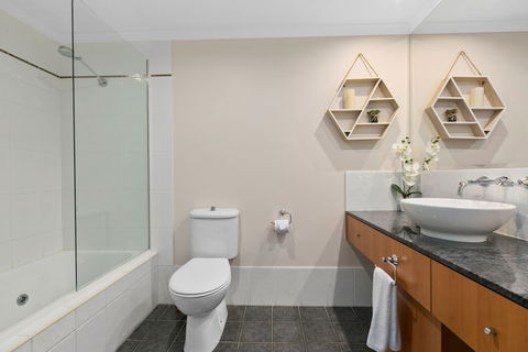 Poolside Apt In Alamanda Beachfront Resort 41 - Kalgoorlie Accommodation 6