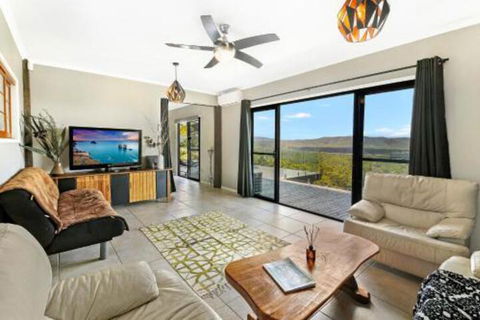 Eagles Loft - Kalgoorlie Accommodation 0