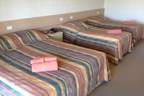 Tenterfield Golf Club Fairways Lodge - Kalgoorlie Accommodation 3