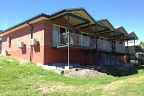 Tenterfield Golf Club Fairways Lodge - Kalgoorlie Accommodation 0