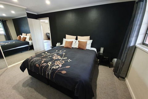 Under The Vines - Kalgoorlie Accommodation 2