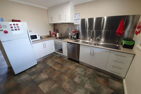 Under The Vines - Kalgoorlie Accommodation 7