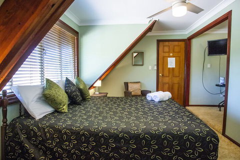Ainslie Manor B&B - Kalgoorlie Accommodation 6