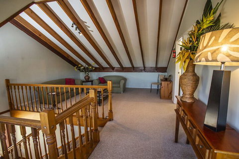 Ainslie Manor B&B - Kalgoorlie Accommodation 4