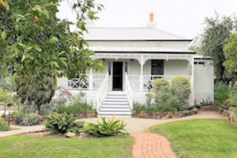 Fairbank House - Kalgoorlie Accommodation 0