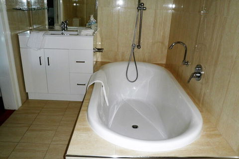Fairbank House - Kalgoorlie Accommodation 4