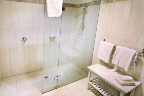 Fairbank House - Kalgoorlie Accommodation 5