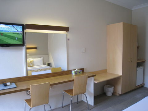 Country Lodge Motor Inn - Kalgoorlie Accommodation 3