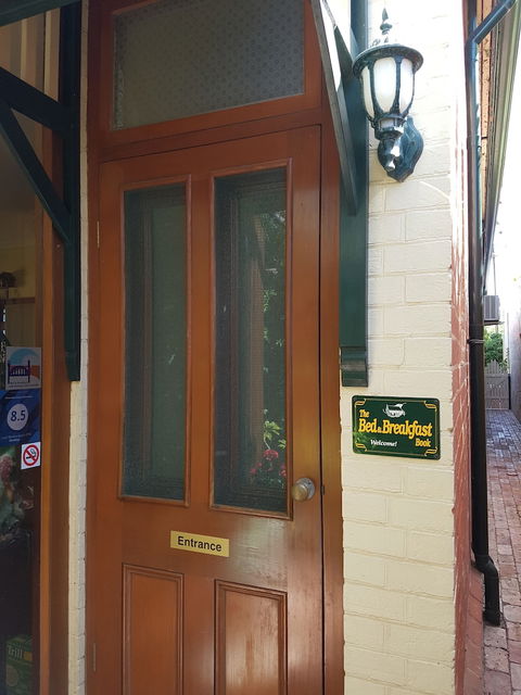 Water Bay Villa Bed And Breakfast - Kalgoorlie Accommodation 2