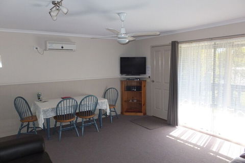 Lakes Entrance Country Cottages - Kalgoorlie Accommodation 7