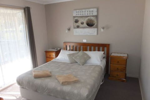 Lakes Entrance Country Cottages - Kalgoorlie Accommodation 0