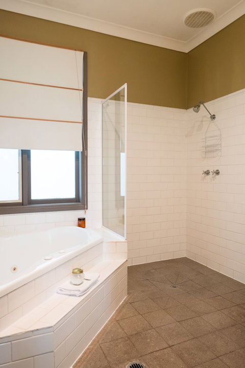 Clonmara Country House & Cottages - Kalgoorlie Accommodation 5