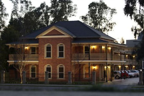 Carlyle Suites & Apartments - Kalgoorlie Accommodation 0