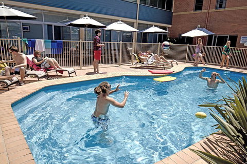 Coffs Harbour YHA Hostel / Backpackers - Kalgoorlie Accommodation 3