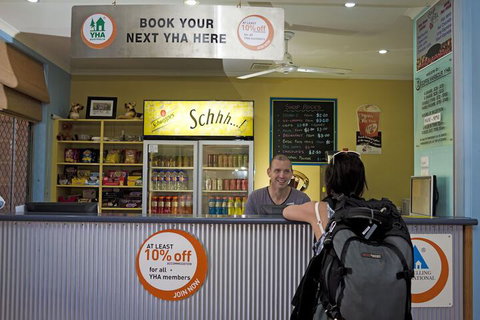 Coffs Harbour YHA Hostel / Backpackers - Kalgoorlie Accommodation 6