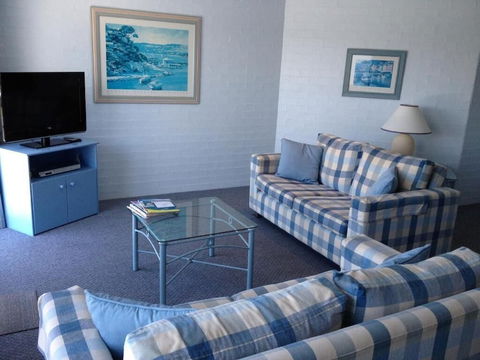 Breakers Apartments Mollymook - Kalgoorlie Accommodation 5