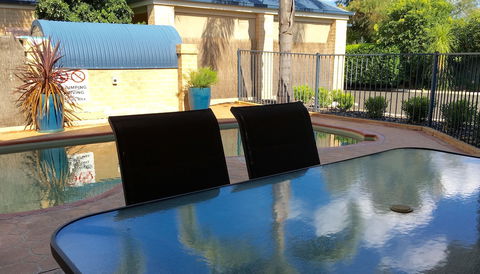Edward Parry Motel & Apartments - Kalgoorlie Accommodation 3