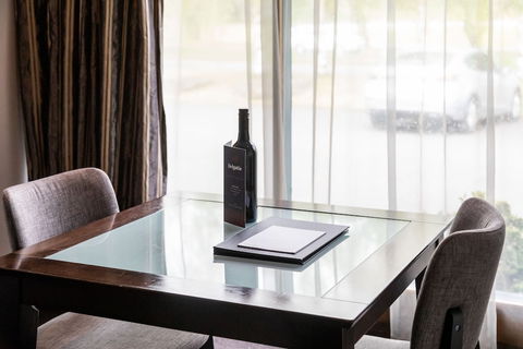 The Commodore - Kalgoorlie Accommodation 6