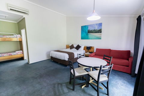 Bay Hotel Motel - Kalgoorlie Accommodation 1