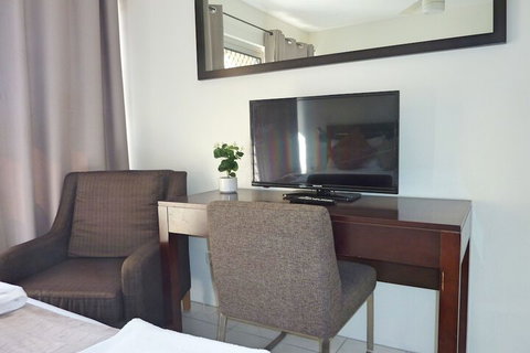 Jadran Motel & El Jays Holiday Lodge - Kalgoorlie Accommodation 6