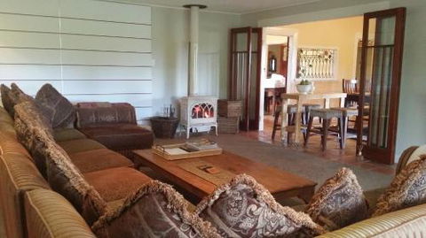 At Remingtons Private Cottages & Lodge - Kalgoorlie Accommodation 6