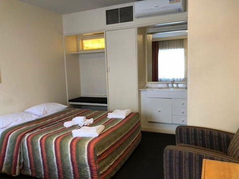 The Astor Hotel Motel - Kalgoorlie Accommodation 3
