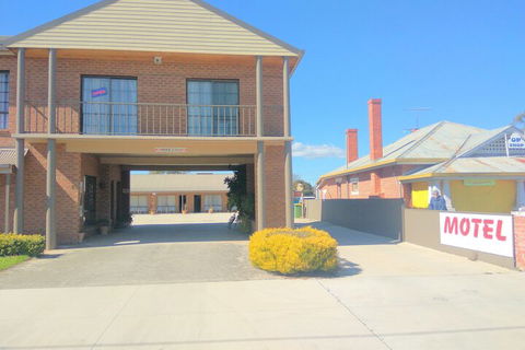 Holbrook Town Centre Motor Inn - Kalgoorlie Accommodation 5
