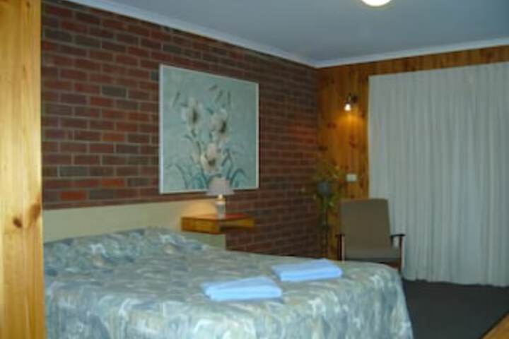 Tooleybuc ACT Kalgoorlie Accommodation